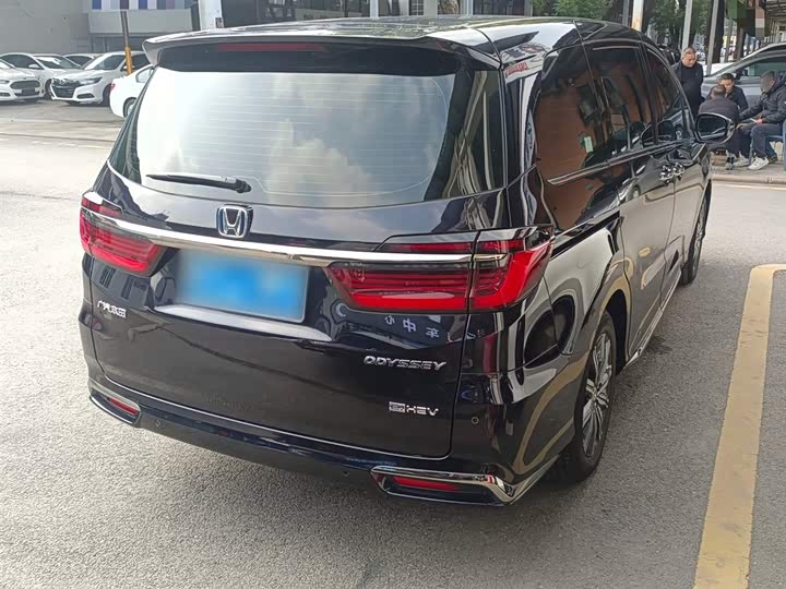 Фото 7 - Honda Odyssey