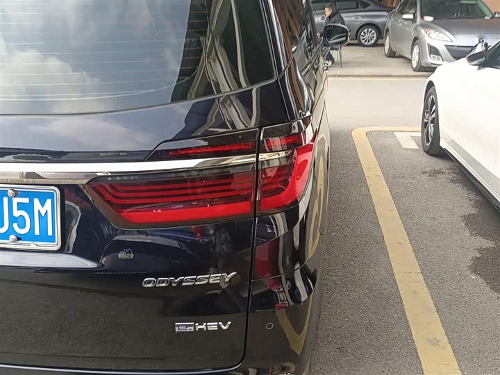 Фото 8 - Honda Odyssey