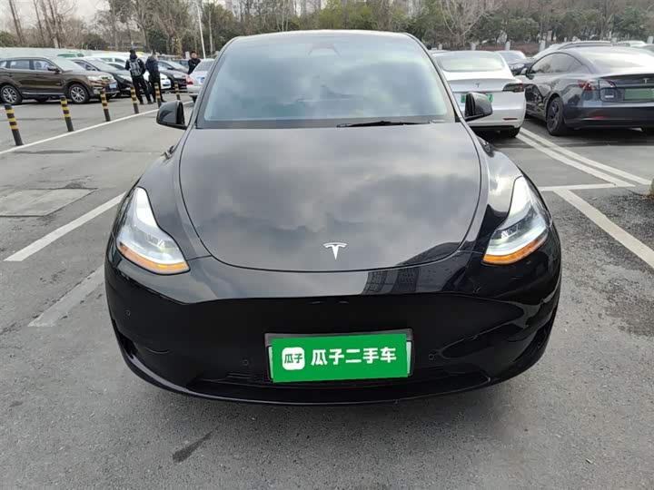 Фото 3 - Tesla Model Y