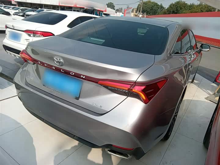 Фото 7 - Toyota Avalon