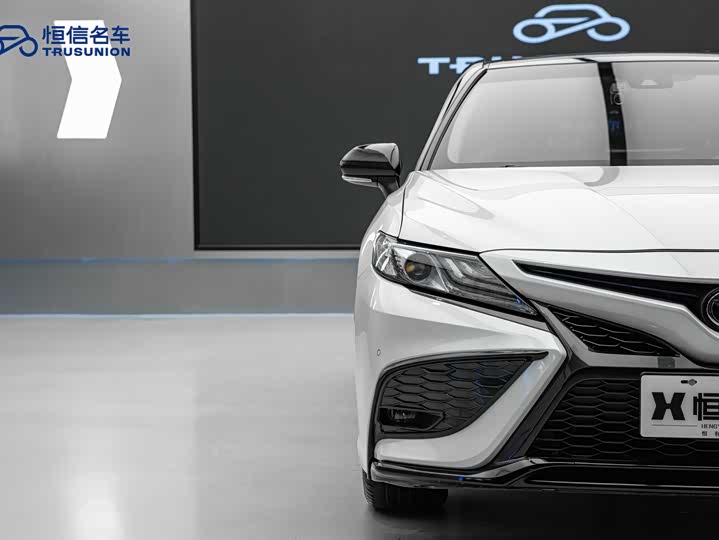 Фото 9 - Toyota Camry