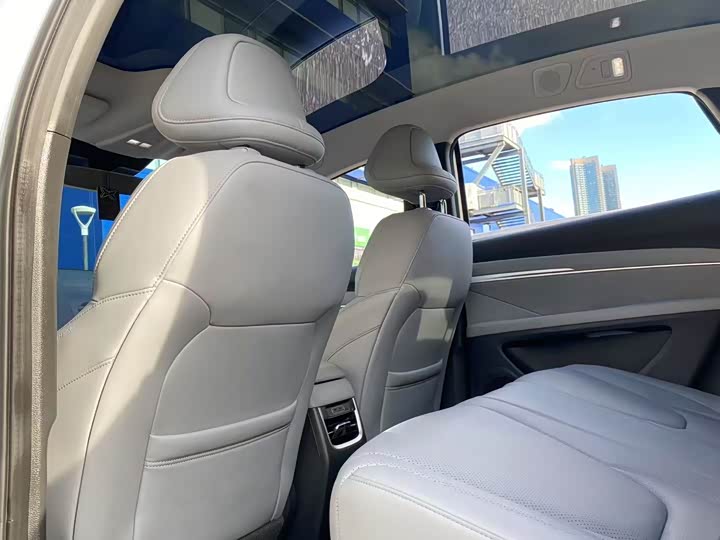 Фото 5 - XPeng Mona M03