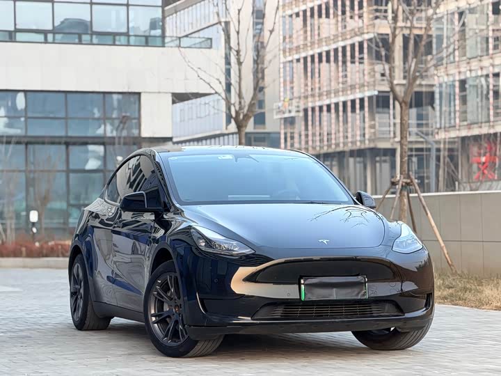 Фото 3 - Tesla Model Y