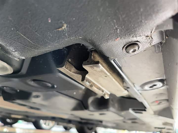 Фото 8 - Lexus LS