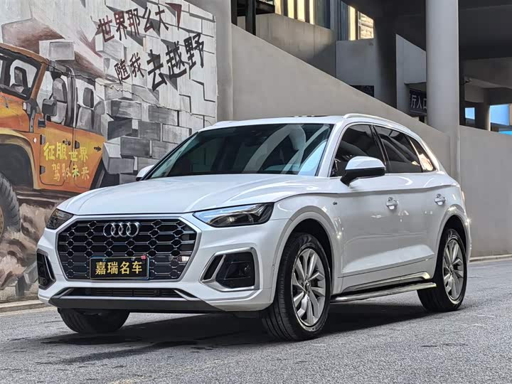 Фото 1 - Audi Q5L