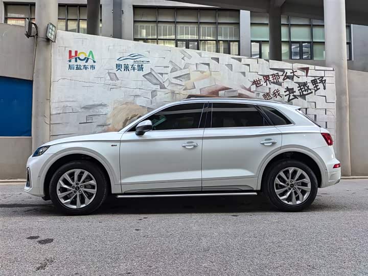 Фото 3 - Audi Q5L