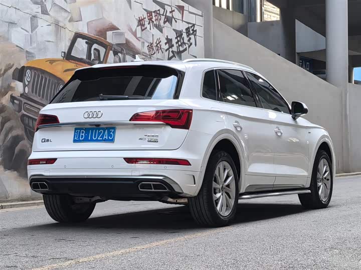 Фото 5 - Audi Q5L