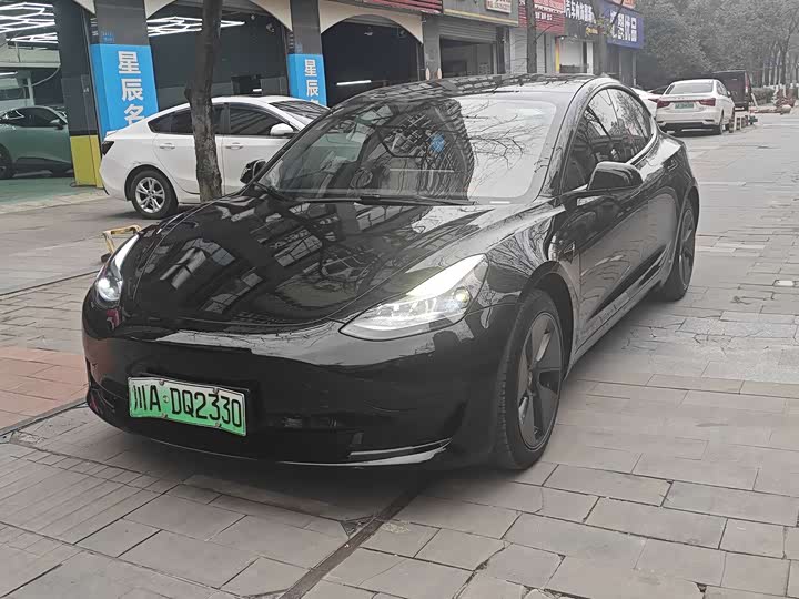 Фото 1 - Tesla Model 3
