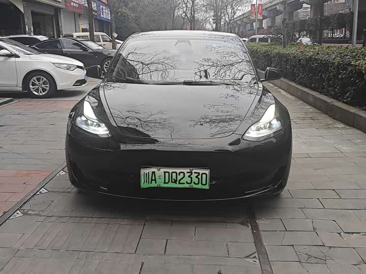 Фото 2 - Tesla Model 3
