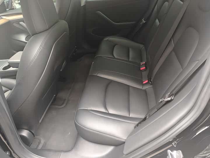 Фото 6 - Tesla Model 3