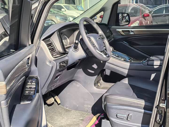 Фото 7 - GAC Trumpchi M8