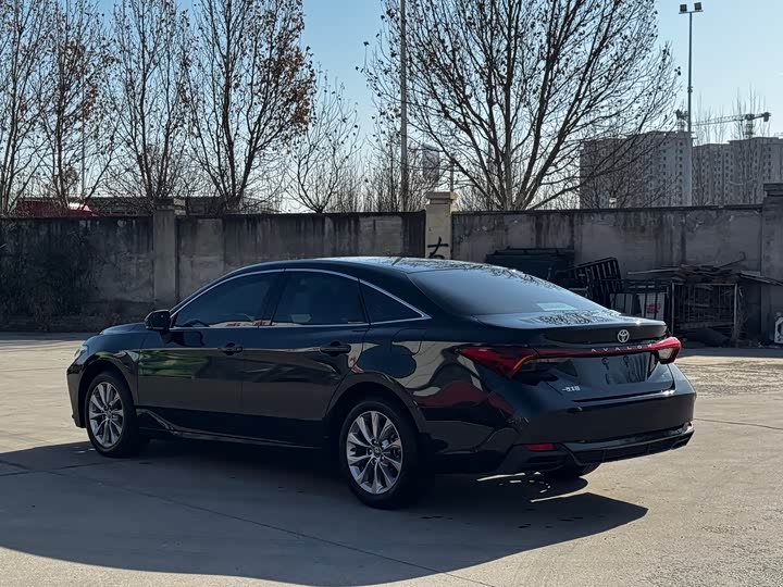 Фото 4 - Toyota Avalon