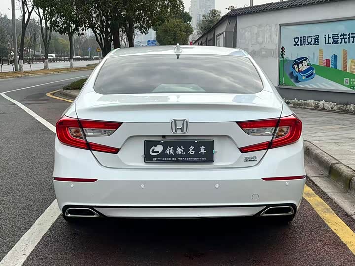 Фото 5 - Honda Accord