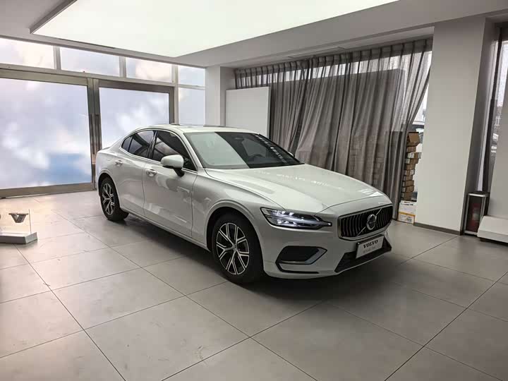 Фото 3 - Volvo S60