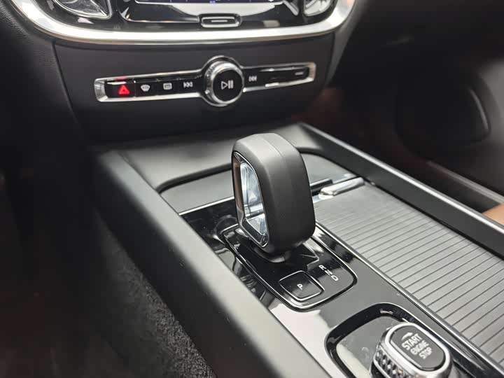 Фото 5 - Volvo S60