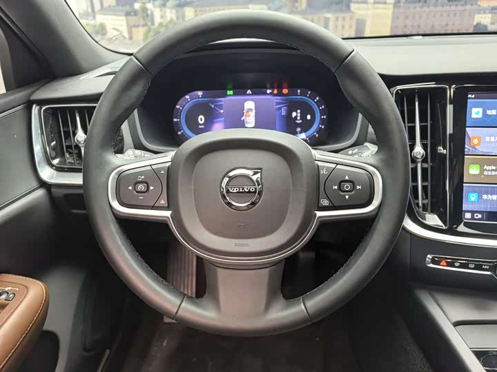 Фото 8 - Volvo S60