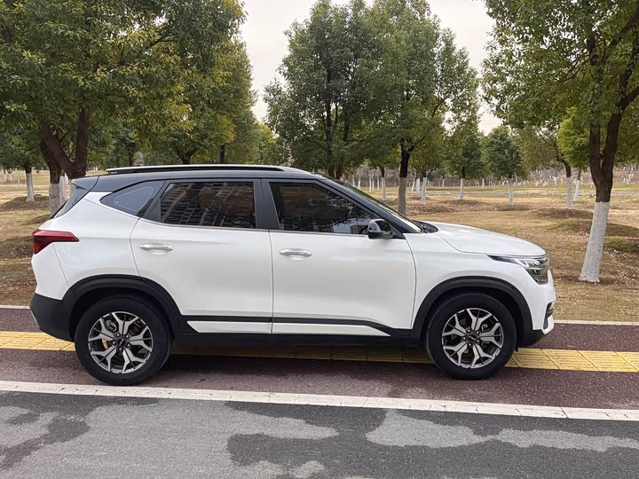 Фото 8 - Kia KX3