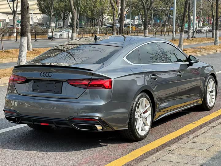 Фото 9 - Audi A5