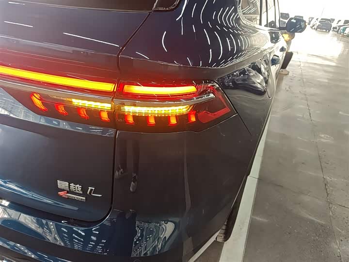 Фото 8 - Geely Monjaro