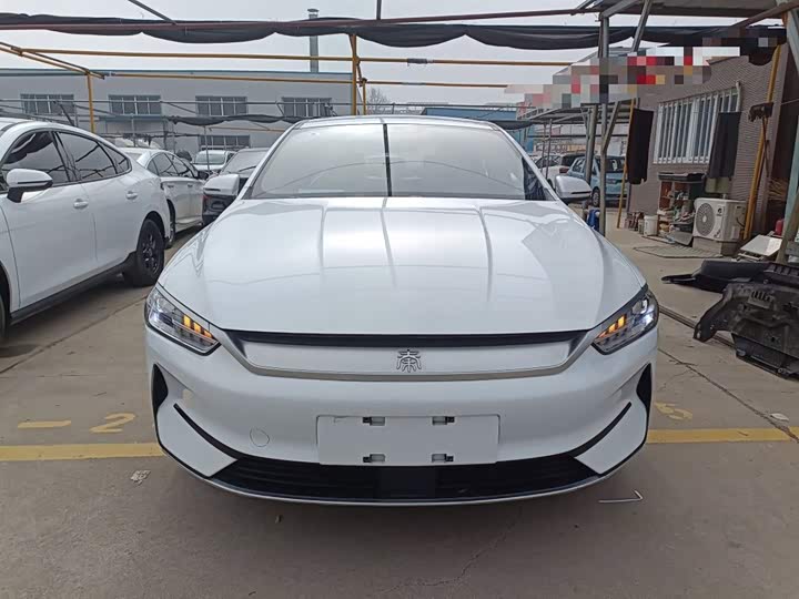 Фото 3 - BYD Qin Plus