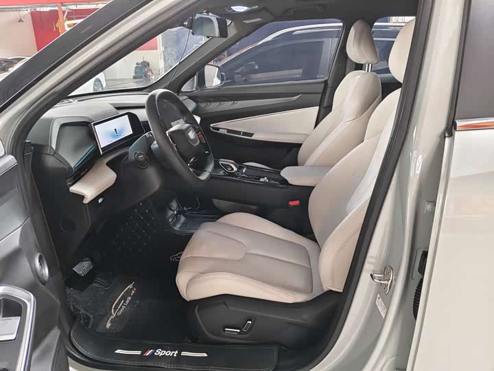 Фото 4 - Geely Atlas