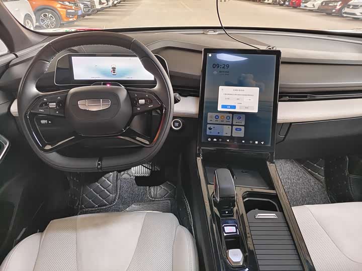 Фото 5 - Geely Atlas