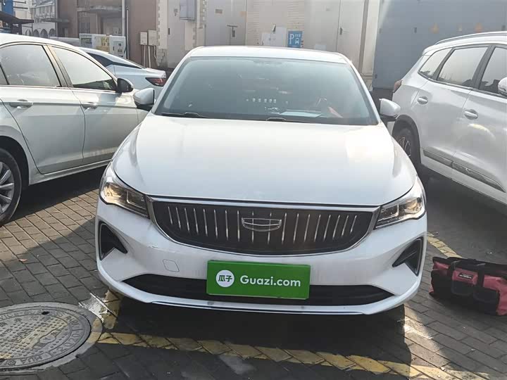 Фото 3 - Geely Emgrand