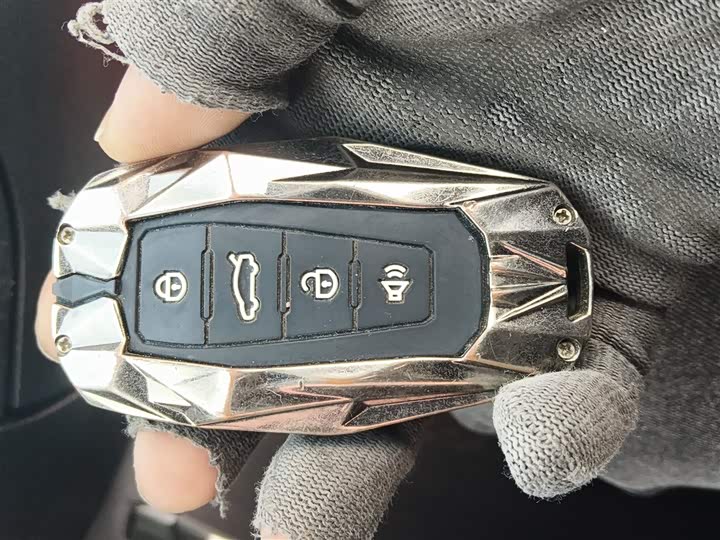 Фото 9 - Geely Emgrand