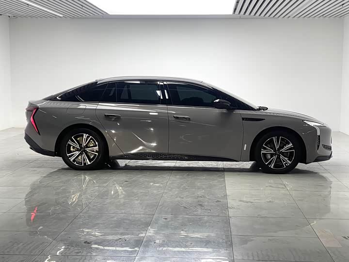 Фото 8 - Hongqi EH7