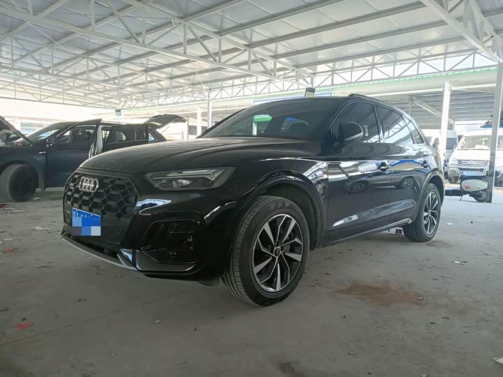 Фото 1 - Audi Q5L