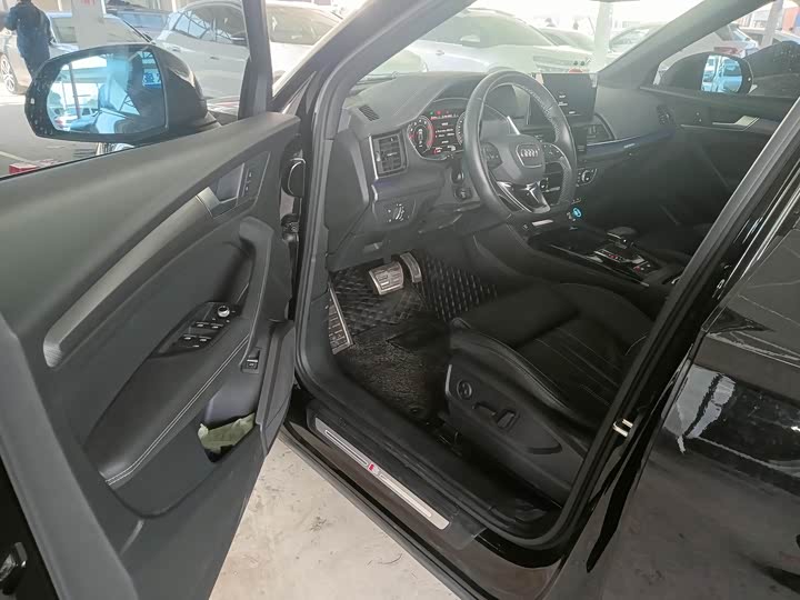 Фото 4 - Audi Q5L