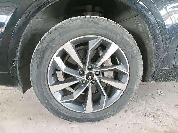 Фото 7 - Audi Q5L