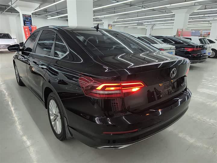 Фото 5 - Volkswagen Lavida