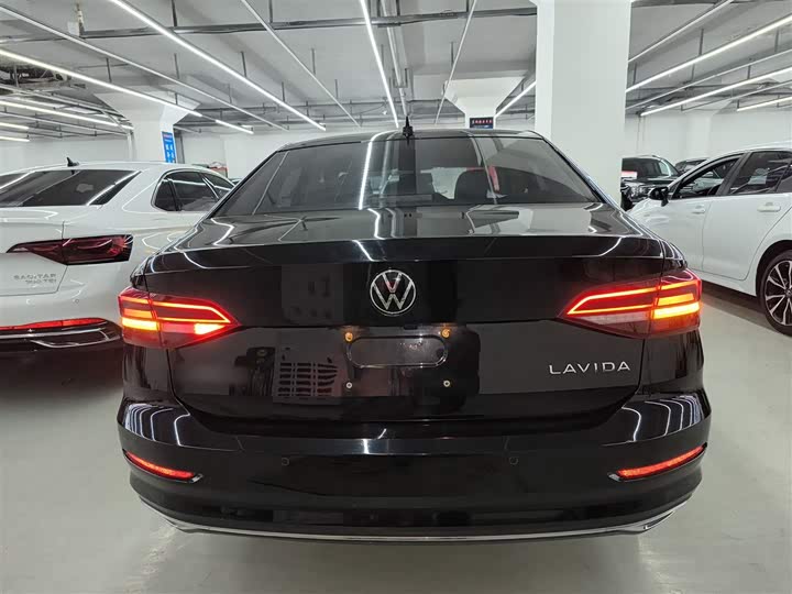 Фото 6 - Volkswagen Lavida