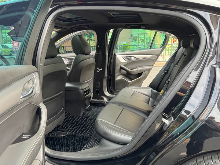 Фото 9 - Cadillac CT5