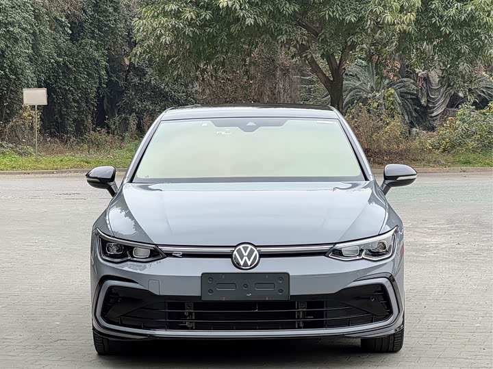 Фото 2 - Volkswagen Golf