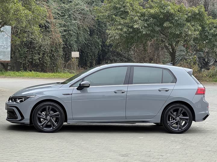 Фото 3 - Volkswagen Golf