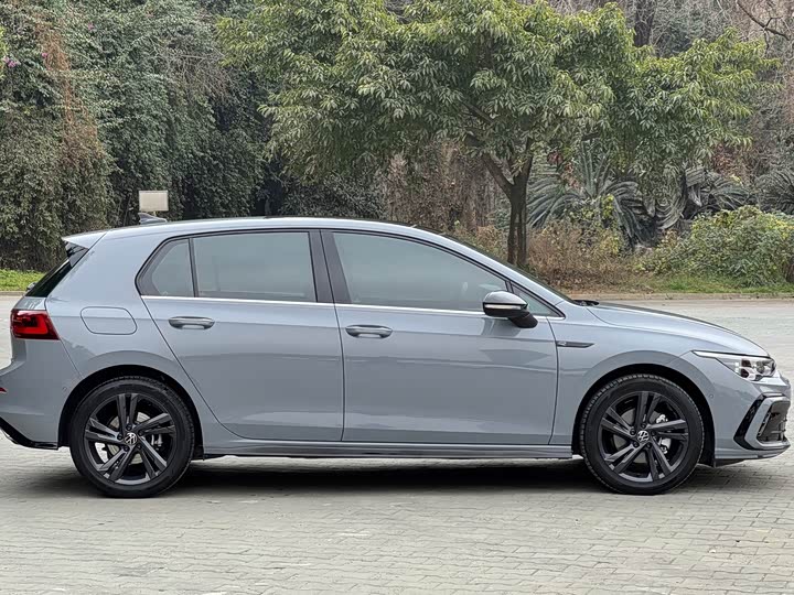 Фото 7 - Volkswagen Golf