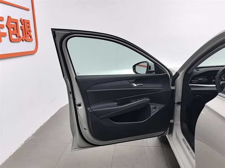 Фото 8 - Volkswagen Passat