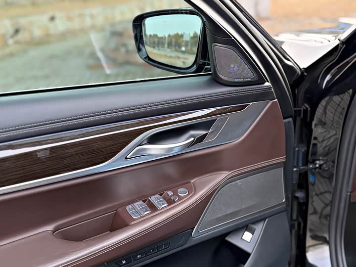 Фото 7 - BMW 7 Series