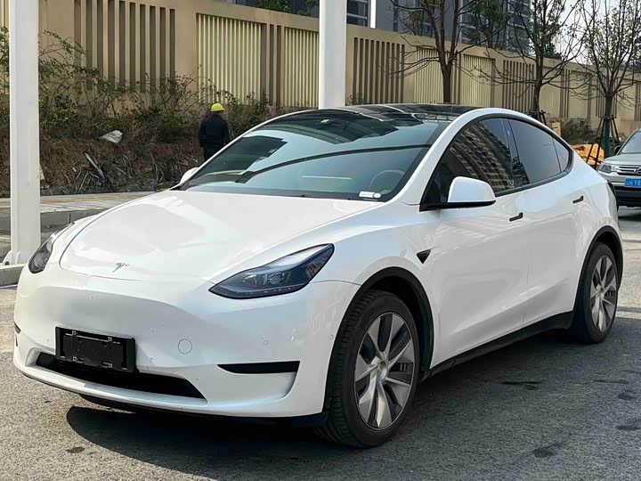 Фото 2 - Tesla Model Y