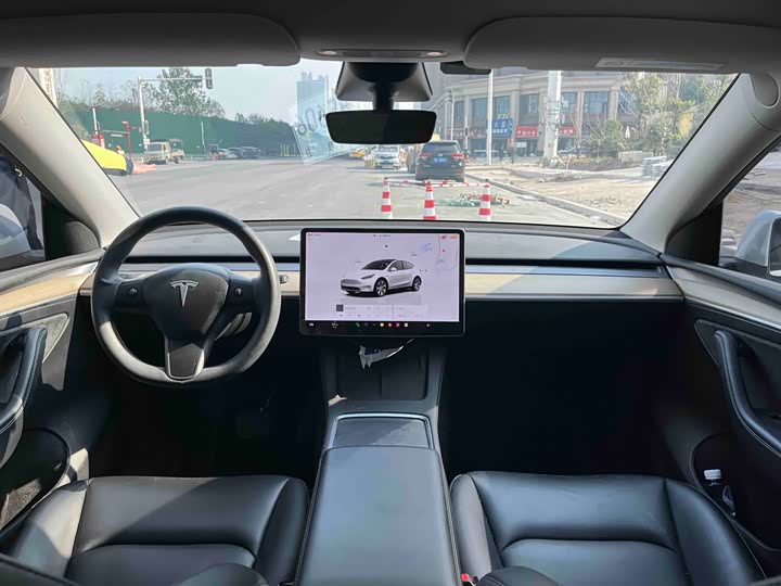 Фото 4 - Tesla Model Y