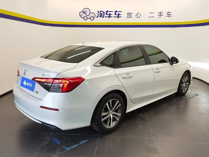 Фото 3 - Honda Civic