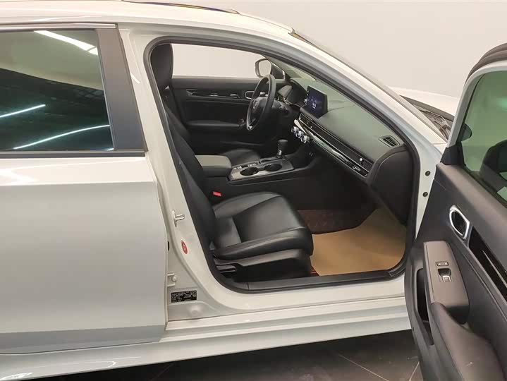 Фото 8 - Honda Civic