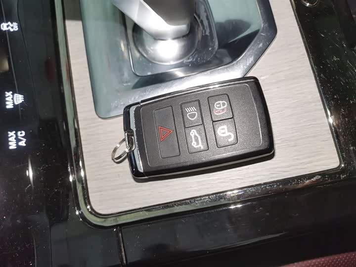 Фото 9 - Land Rover Range Rover Evoque L