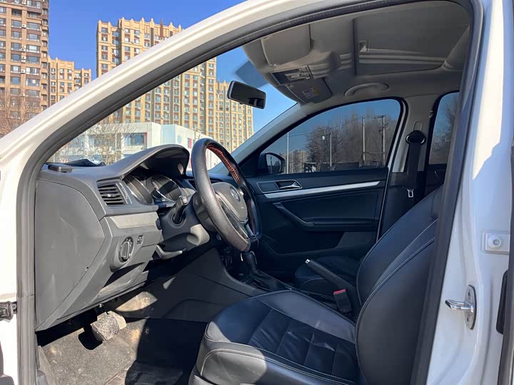 Фото 4 - Volkswagen Lavida