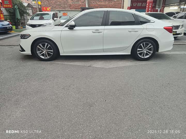 Фото 8 - Honda Civic