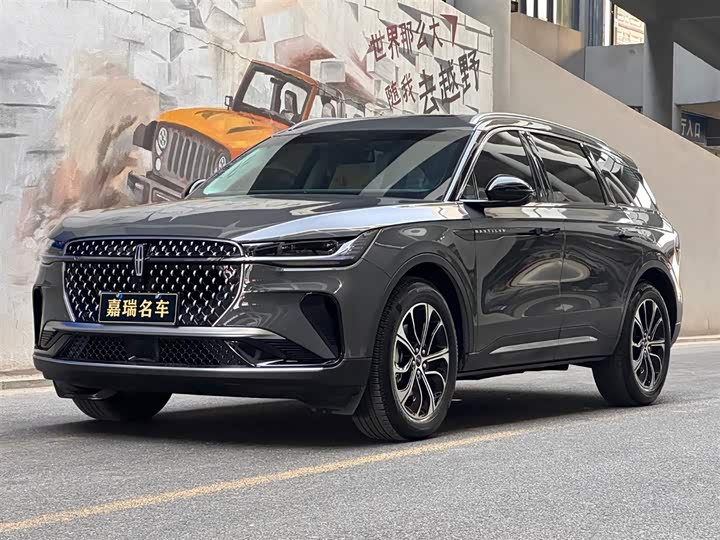 Фото 1 - Lincoln Nautilus