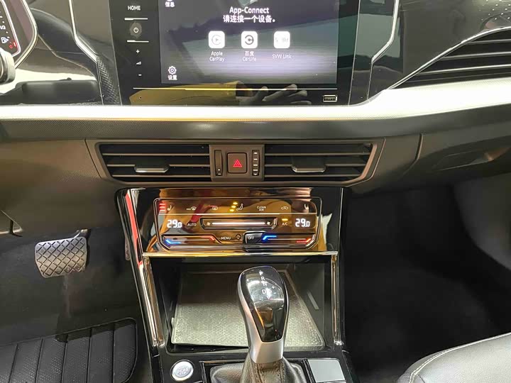 Фото 8 - Volkswagen Passat