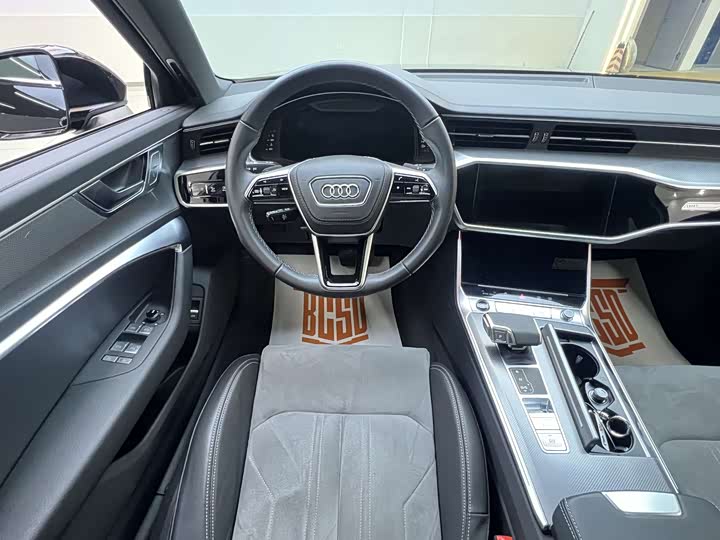 Фото 8 - Audi A6L